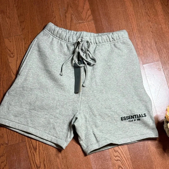 Fear of God ESSENTIALS Sweatshorts~ Unisex - Picture 1 of 9